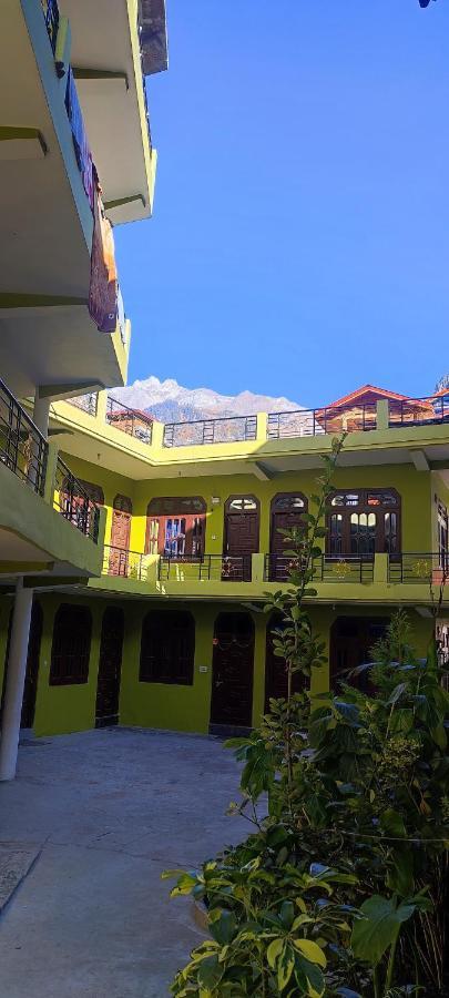 Little Hamlet Choj Kasol